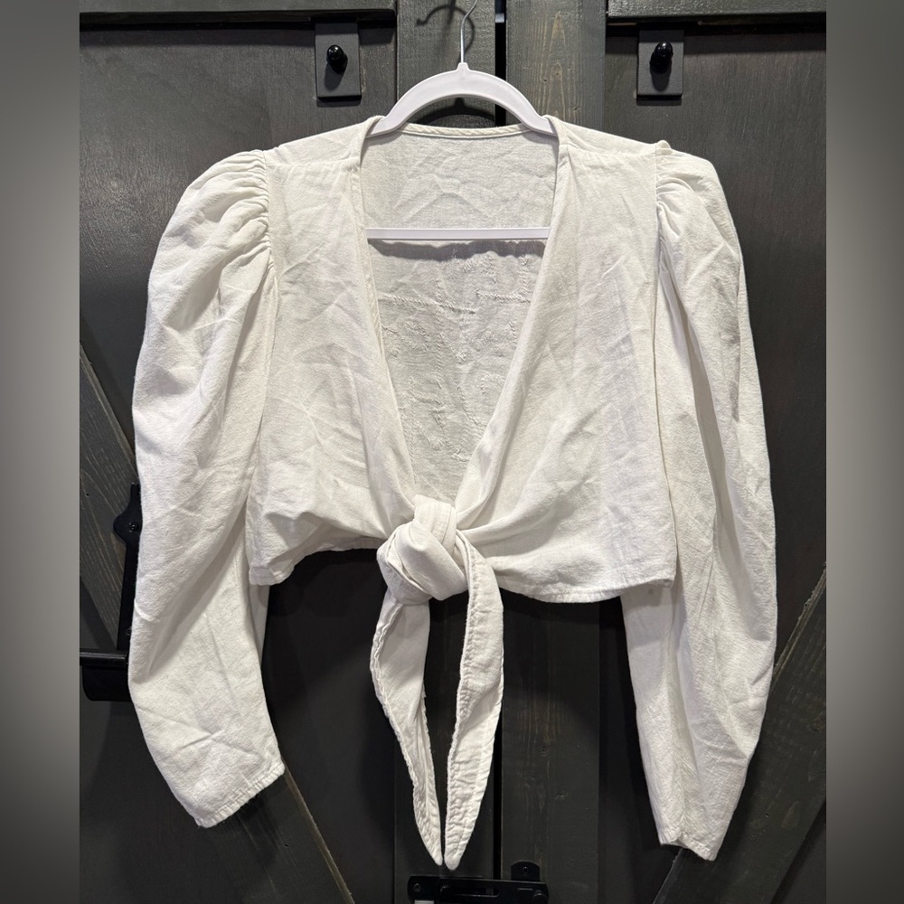 Women’s White Tie-Front Puff Sleeve Crop Top - Picture 2 of 3